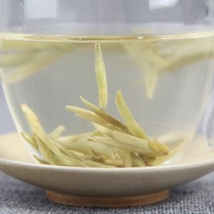 357g Yunnan High Mountain Early Spring Rich Aroma Raw Tea White Tea Cake