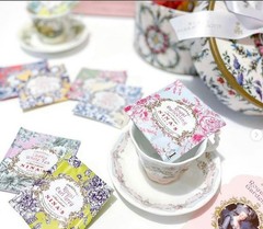 Nina’s Paris, Nina’s Paris Custom Hat Box Gift Set of 8 Tea Varieties, 40 Bags