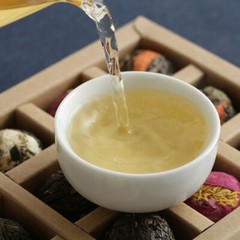 Handmade Ball-shaped Assorted Flowers Flowering Pu-erh Tea Raw 18 Pcs (120g)