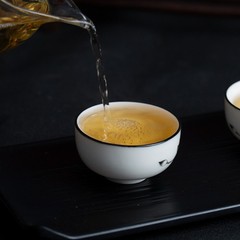 1kg Yunnan White Tea Brick High Mountain Tea Ancient Tree Tea Fruity Floral